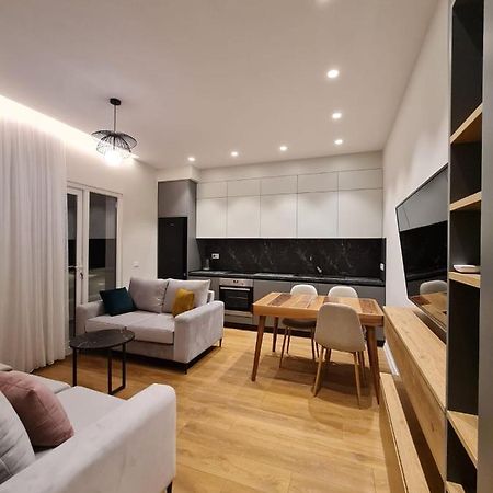 Adore - Modern Apartment Tiranë Ngoại thất bức ảnh