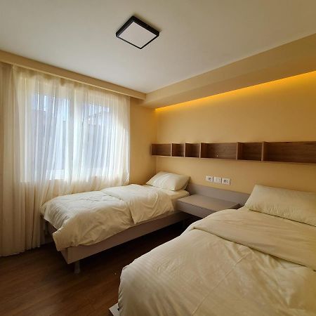 Adore - Modern Apartment Tiranë Ngoại thất bức ảnh