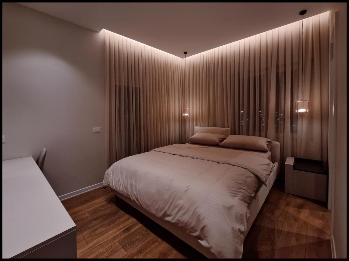 Adore - Modern Apartment Tiranë Ngoại thất bức ảnh