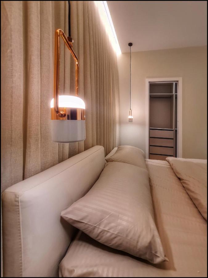 Adore - Modern Apartment Tiranë Ngoại thất bức ảnh