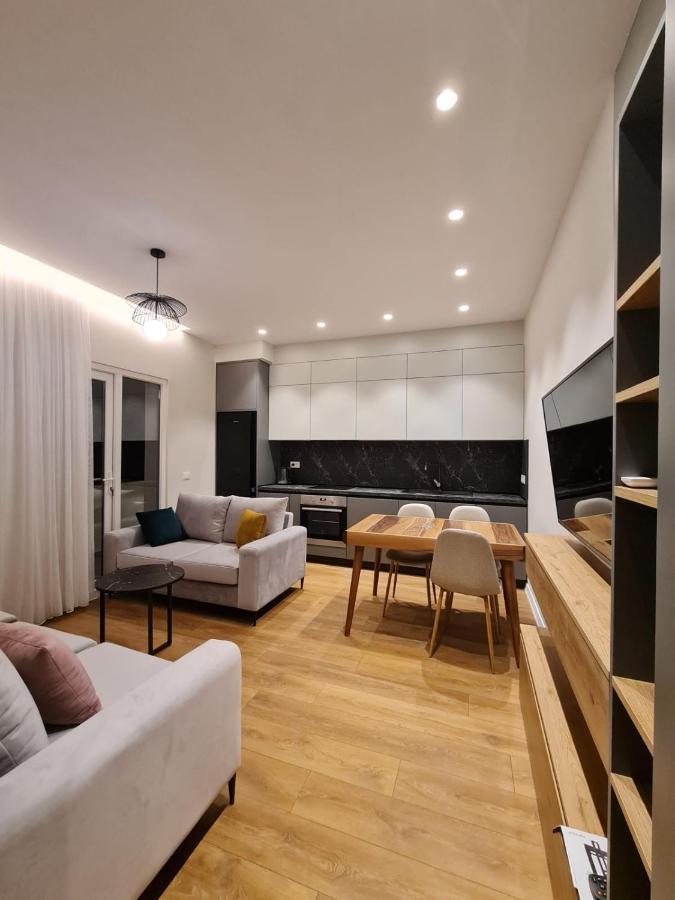 Adore - Modern Apartment Tiranë Ngoại thất bức ảnh