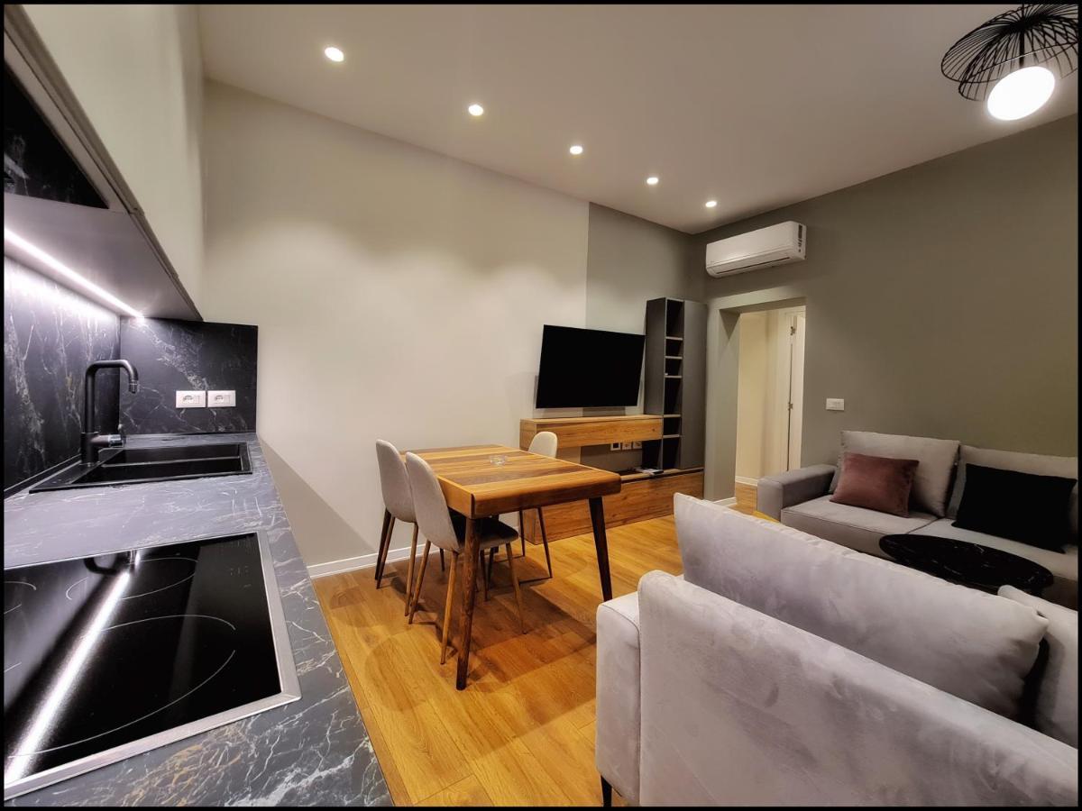 Adore - Modern Apartment Tiranë Ngoại thất bức ảnh