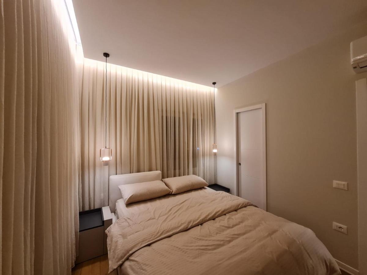 Adore - Modern Apartment Tiranë Ngoại thất bức ảnh