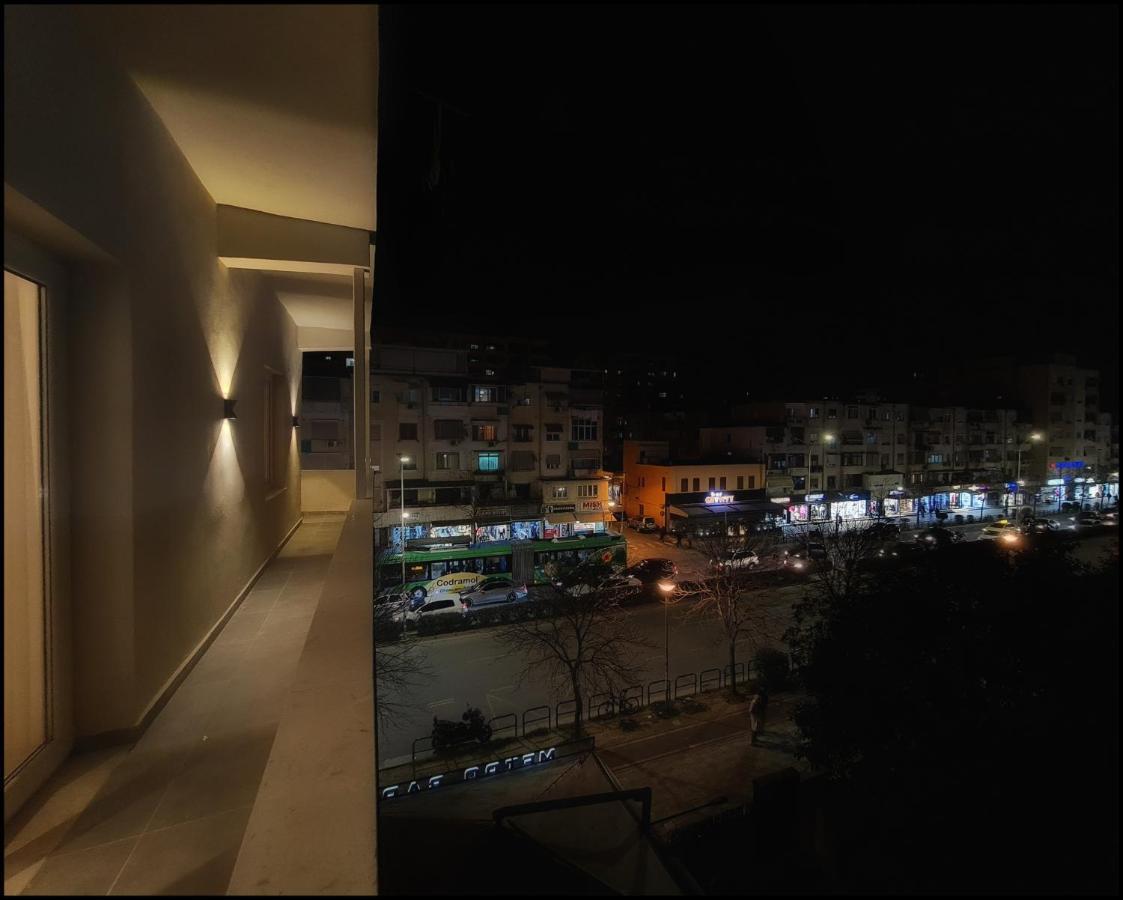 Adore - Modern Apartment Tiranë Ngoại thất bức ảnh