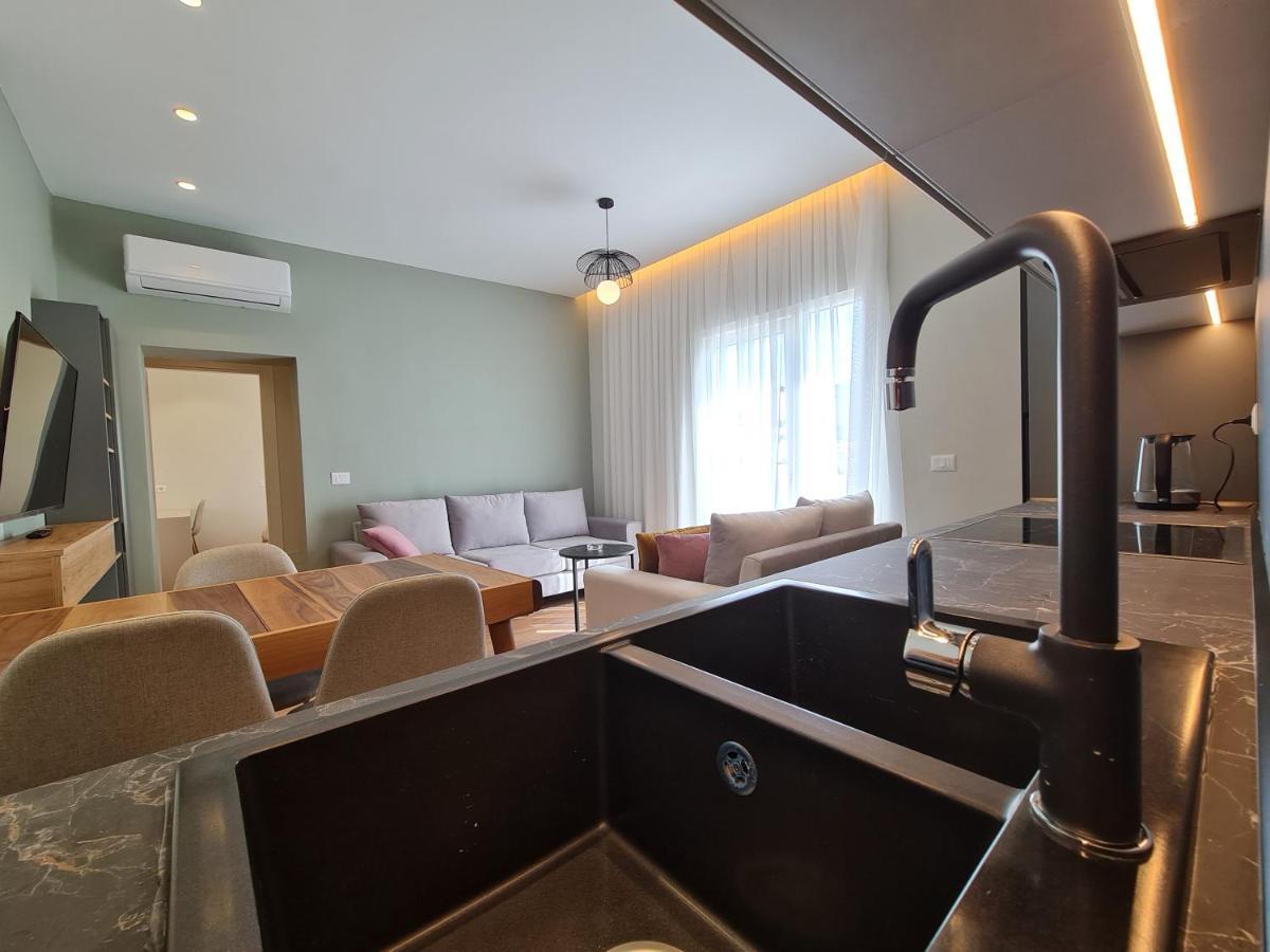 Adore - Modern Apartment Tiranë Ngoại thất bức ảnh
