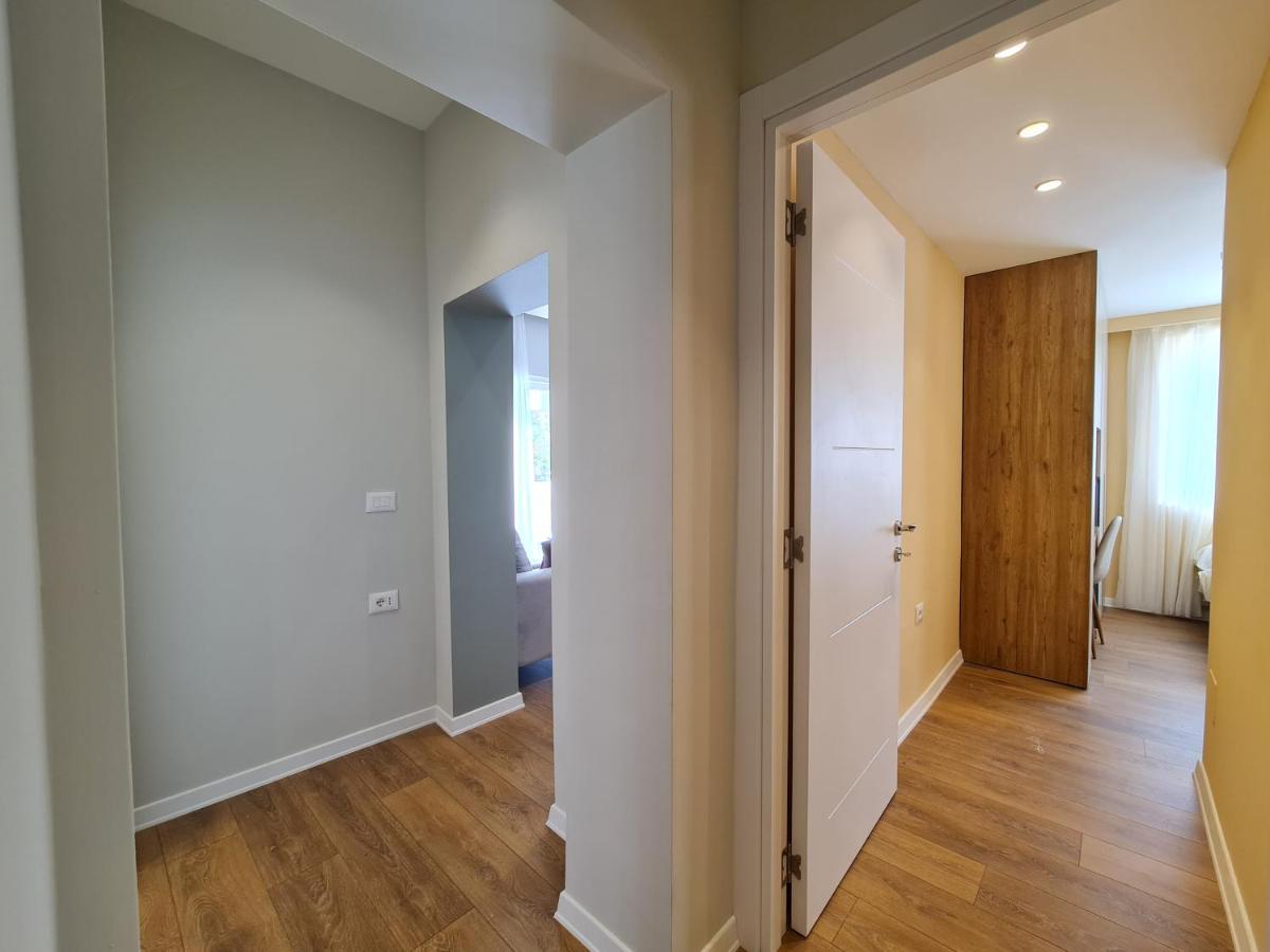 Adore - Modern Apartment Tiranë Ngoại thất bức ảnh
