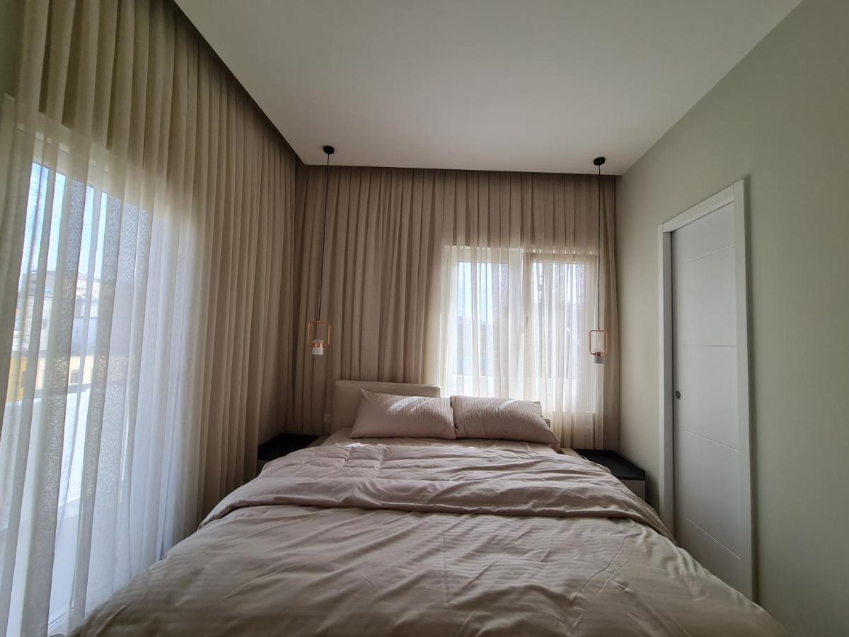 Adore - Modern Apartment Tiranë Ngoại thất bức ảnh