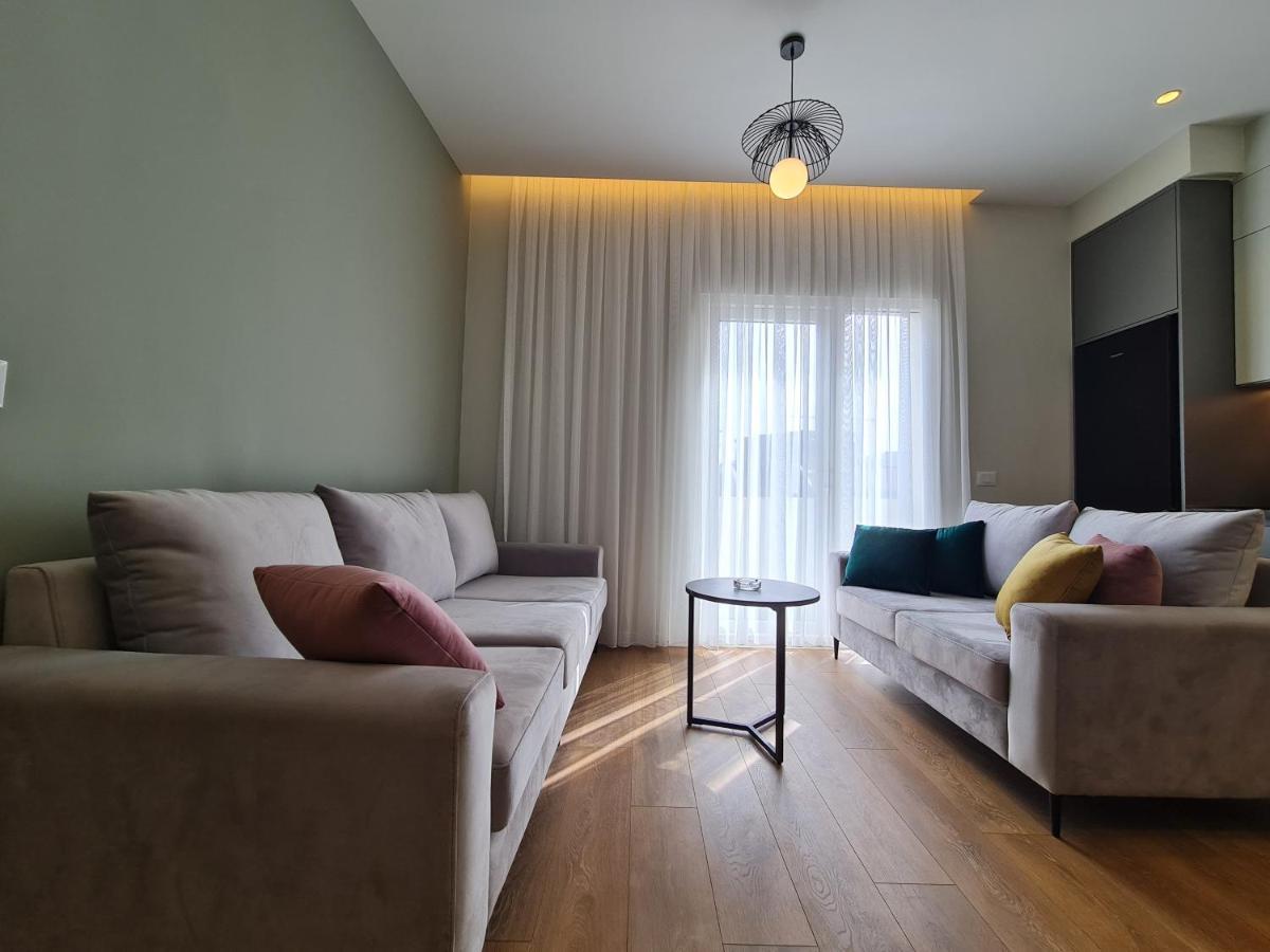 Adore - Modern Apartment Tiranë Ngoại thất bức ảnh