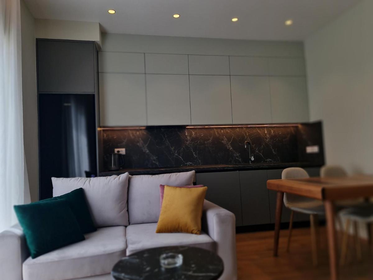 Adore - Modern Apartment Tiranë Ngoại thất bức ảnh