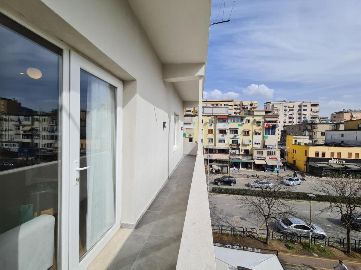 Adore - Modern Apartment Tiranë Ngoại thất bức ảnh