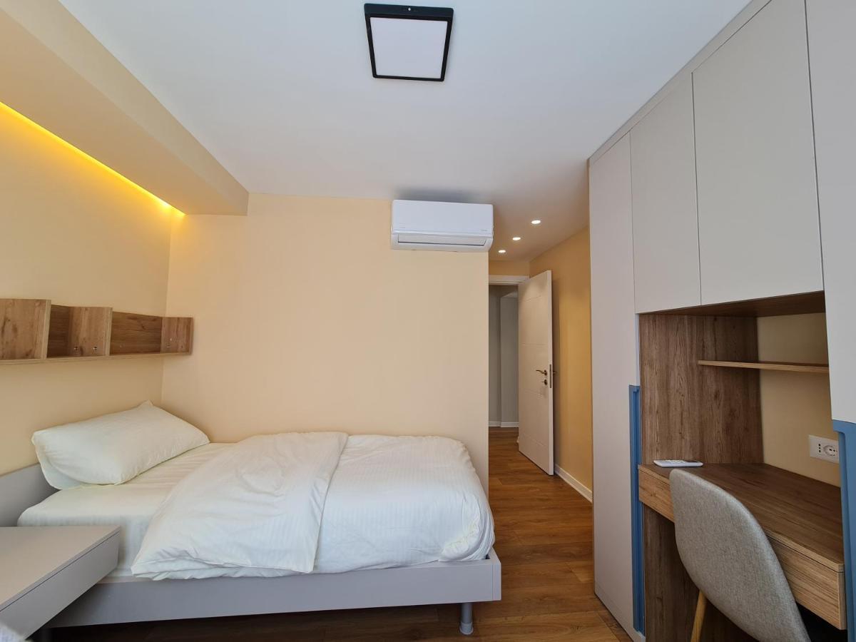 Adore - Modern Apartment Tiranë Ngoại thất bức ảnh
