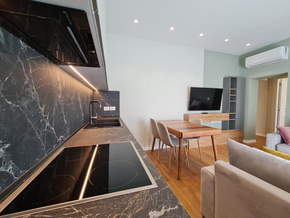 Adore - Modern Apartment Tiranë Ngoại thất bức ảnh