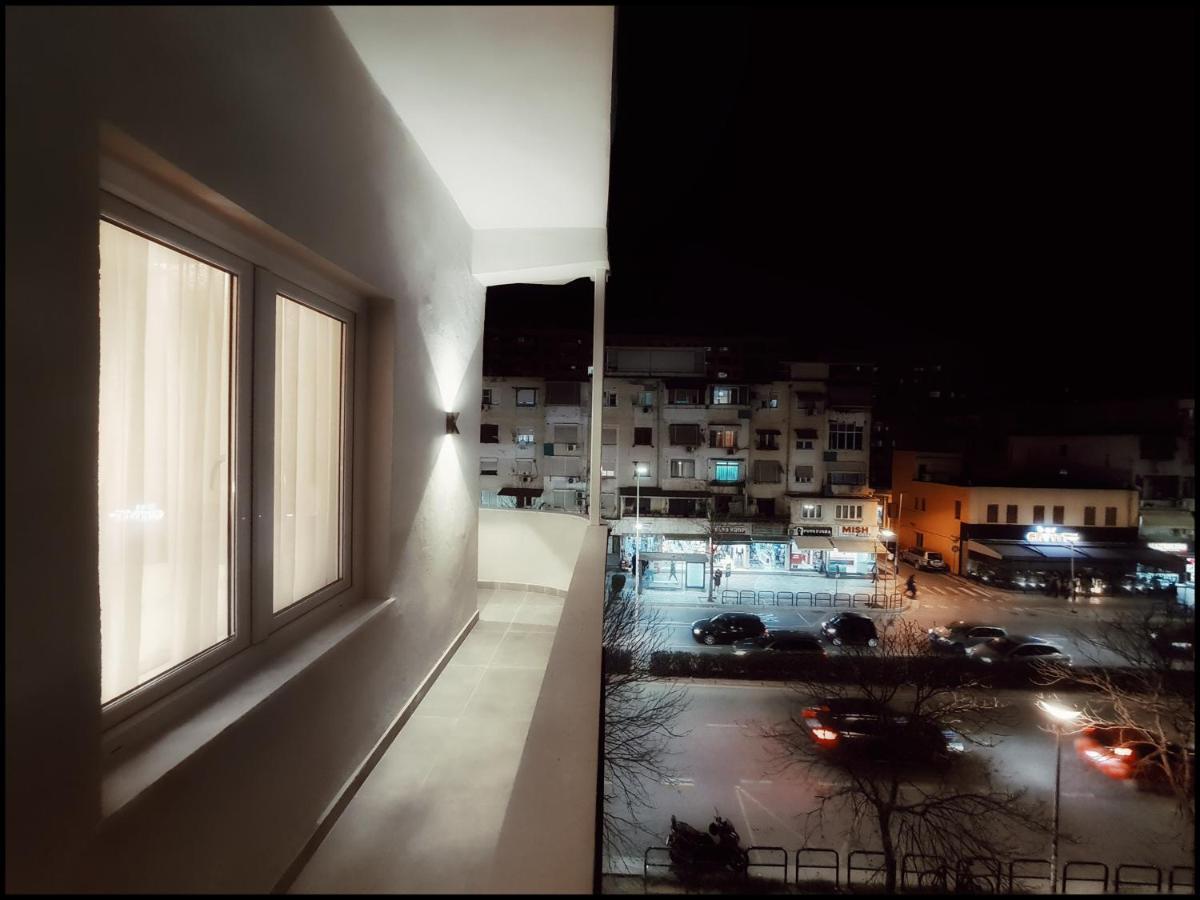 Adore - Modern Apartment Tiranë Ngoại thất bức ảnh