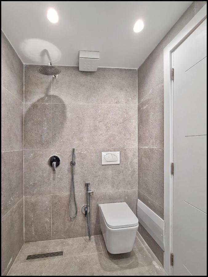 Adore - Modern Apartment Tiranë Ngoại thất bức ảnh